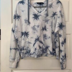 Ocean Drive Women's Navy and White Tie-Dye Sweatshirt